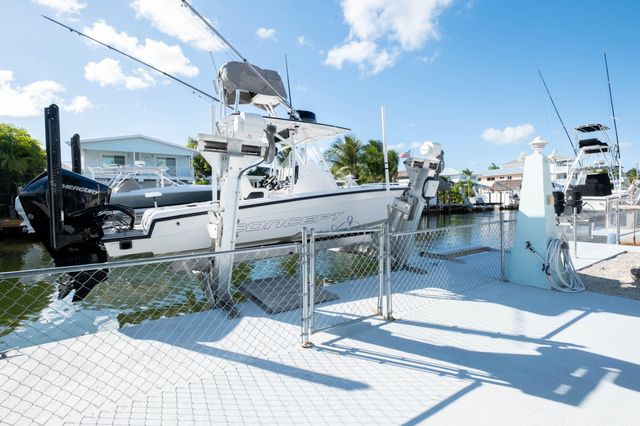 105 Caloosa Street, Plantation Key, FL 33070