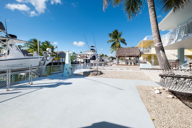 105 Caloosa Street, Plantation Key, FL 33070