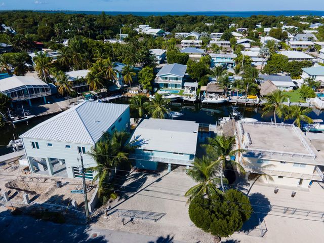 105 Caloosa Street, Plantation Key, FL 33070