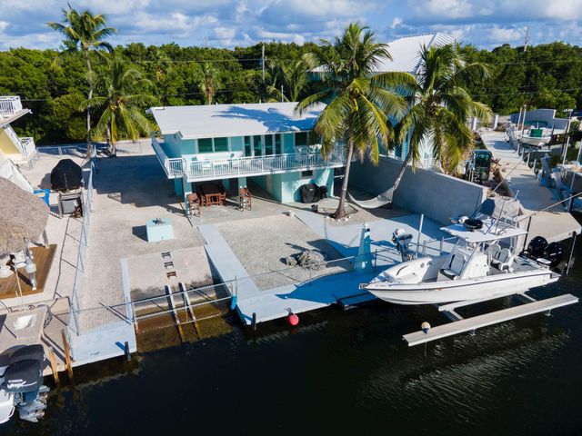 105 Caloosa Street, Plantation Key, FL 33070