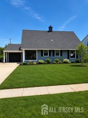 5 Barker Lane, Burlington Twp, NJ 08046