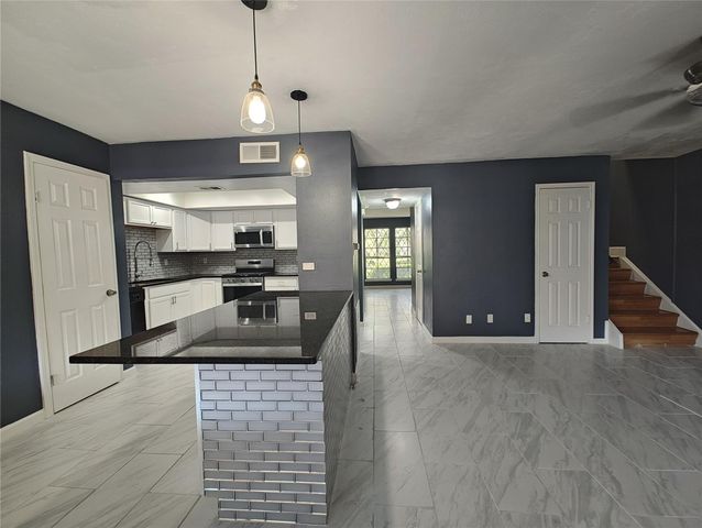 2252 Shadowdale Drive 362, Houston, TX 77043