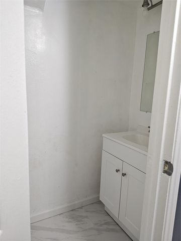 2252 Shadowdale Drive 362, Houston, TX 77043