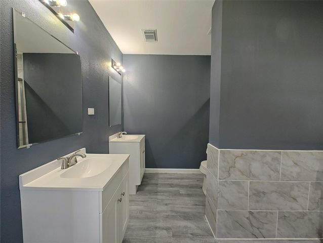 2252 Shadowdale Drive 362, Houston, TX 77043