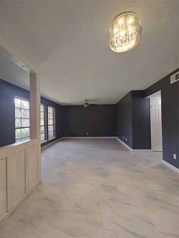 2252 Shadowdale Drive 362, Houston, TX 77043