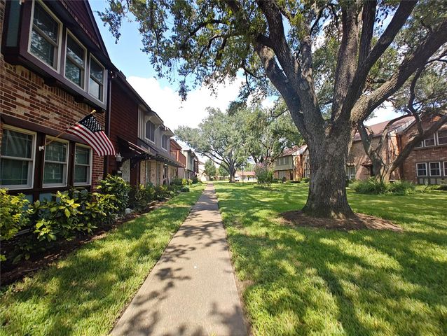 2252 Shadowdale Drive 362, Houston, TX 77043