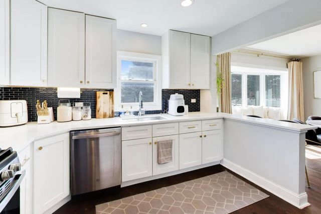 339 N Emroy Avenue, Elmhurst, IL 60126