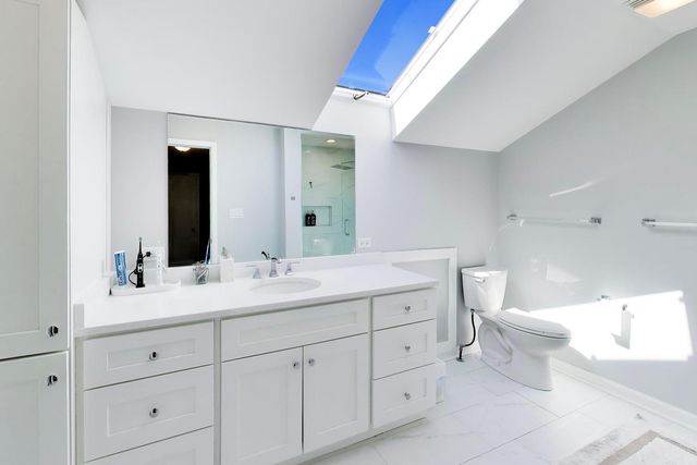 339 N Emroy Avenue, Elmhurst, IL 60126