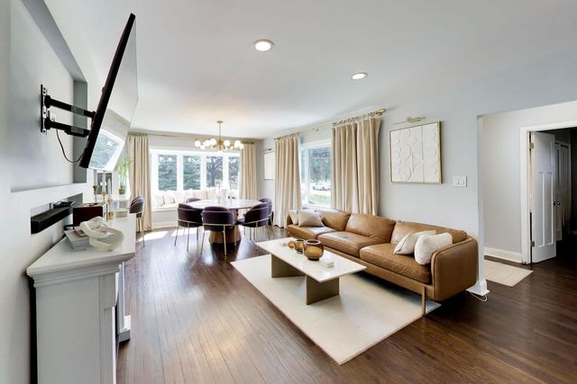 339 N Emroy Avenue, Elmhurst, IL 60126