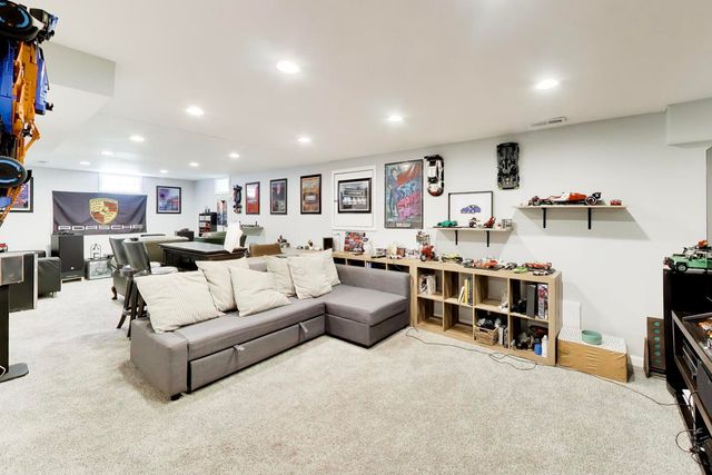 339 N Emroy Avenue, Elmhurst, IL 60126