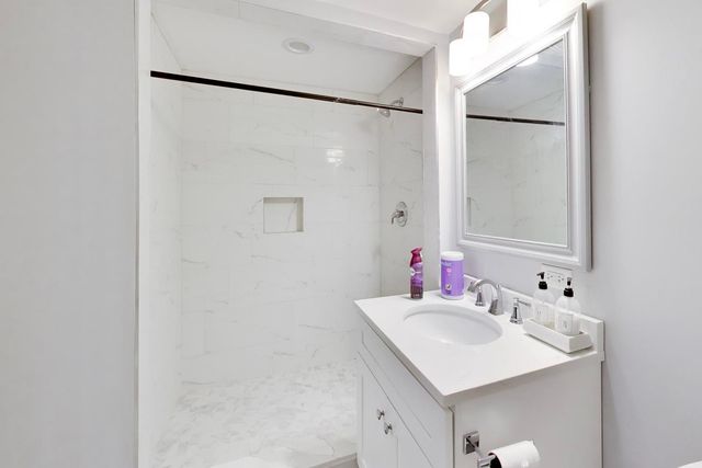 339 N Emroy Avenue, Elmhurst, IL 60126