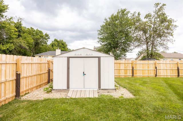 322 Limerick Lane, Belleville, IL 62221