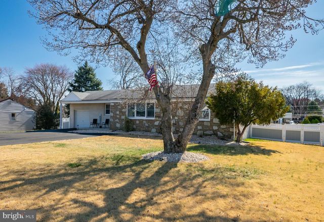 27 N WESTVIEW AVENUE, Feasterville Trevose, PA 19053