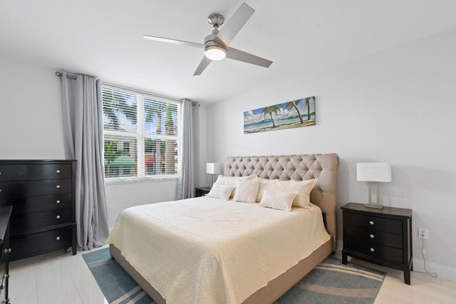 802 W Windward Way 217, Lantana, FL 33462