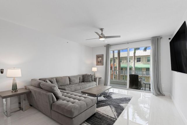 802 W Windward Way 217, Lantana, FL 33462