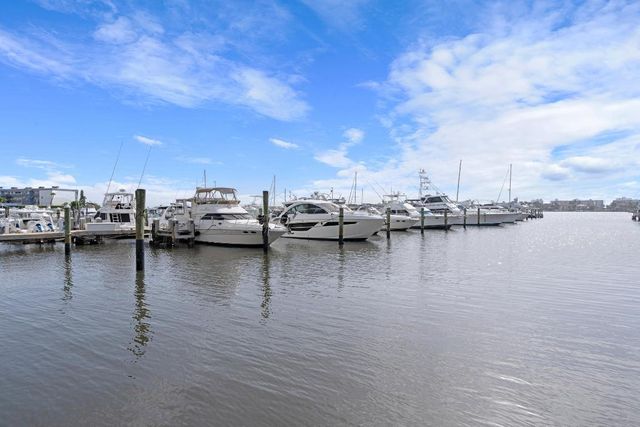 802 W Windward Way 217, Lantana, FL 33462