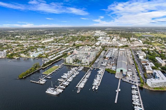 802 W Windward Way 217, Lantana, FL 33462