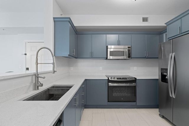 802 W Windward Way 217, Lantana, FL 33462