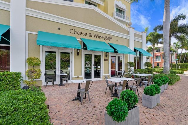 802 W Windward Way 217, Lantana, FL 33462