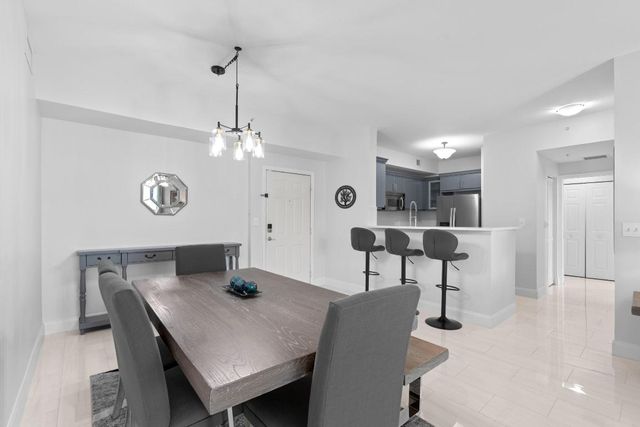 802 W Windward Way 217, Lantana, FL 33462