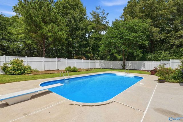 103 Ce Lee Drive NW, Huntsville, AL 35806