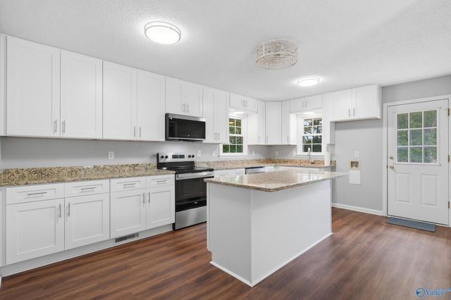 103 Ce Lee Drive NW, Huntsville, AL 35806