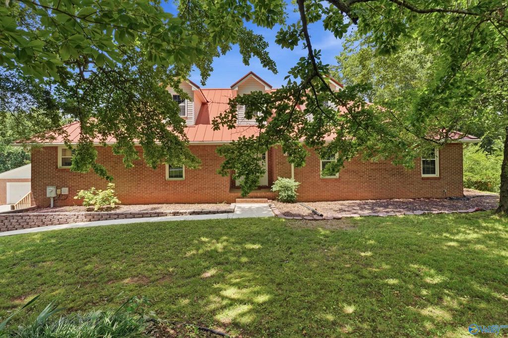 103 Ce Lee Drive NW, Huntsville, AL 35806