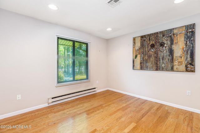 33 Hampton Court, Red Bank, NJ 07701