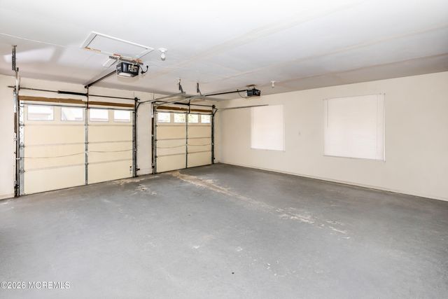 33 Hampton Court, Red Bank, NJ 07701