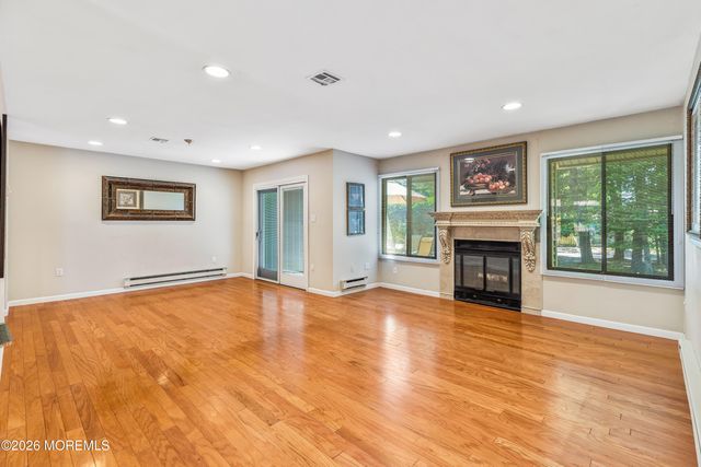 33 Hampton Court, Red Bank, NJ 07701