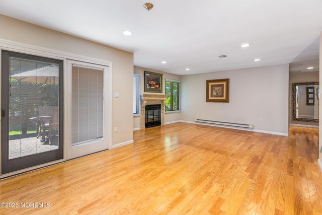 33 Hampton Court, Red Bank, NJ 07701