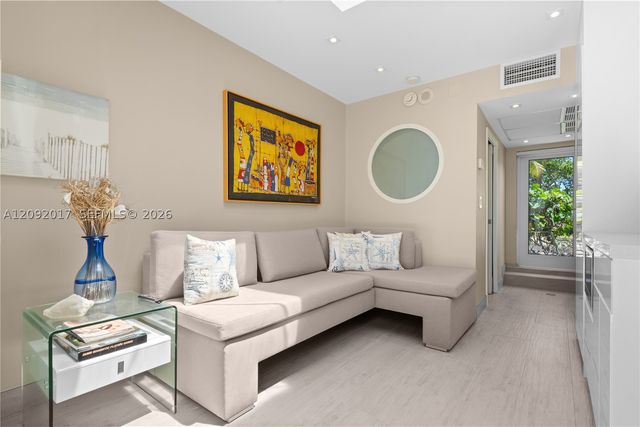 9999 Collins Ave 9J, Bal Harbour, FL 33154