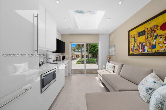 9999 Collins Ave 9J, Bal Harbour, FL 33154
