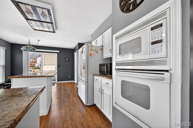 1 Belcourt Circle, St Charles, MO 63304