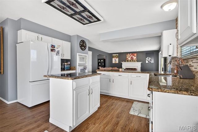 1 Belcourt Circle, St Charles, MO 63304