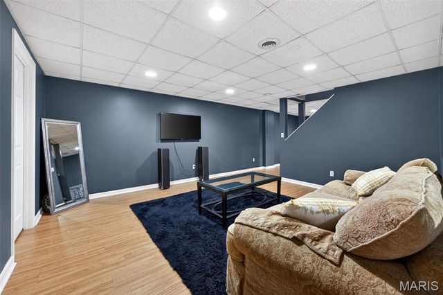 1 Belcourt Circle, St Charles, MO 63304