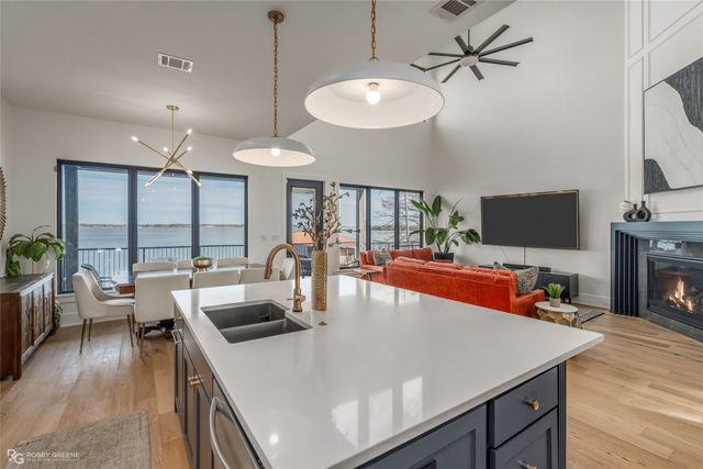 6042 S Lakeshore Drive, Shreveport, LA 71119