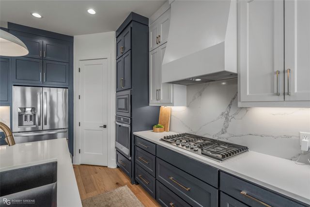 6042 S Lakeshore Drive, Shreveport, LA 71119