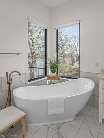 6042 S Lakeshore Drive, Shreveport, LA 71119