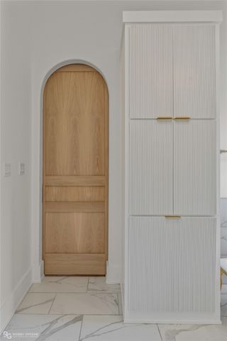 6042 S Lakeshore Drive, Shreveport, LA 71119