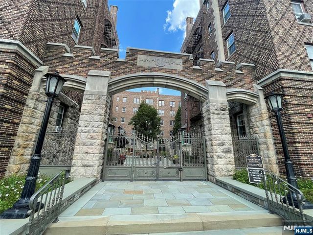 275 Engle Street G5, Englewood, NJ 07631