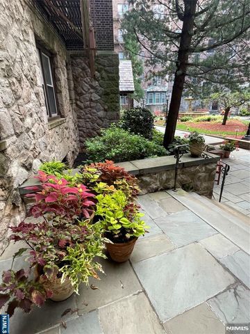 275 Engle Street G5, Englewood, NJ 07631