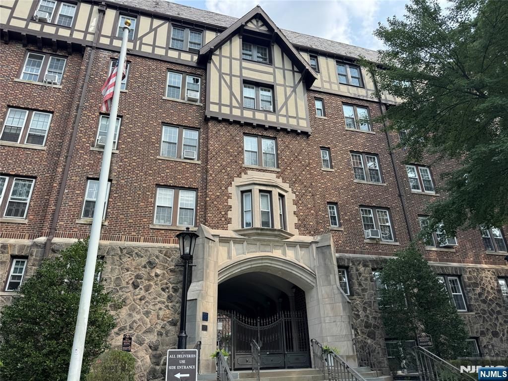 275 Engle Street G5, Englewood, NJ 07631