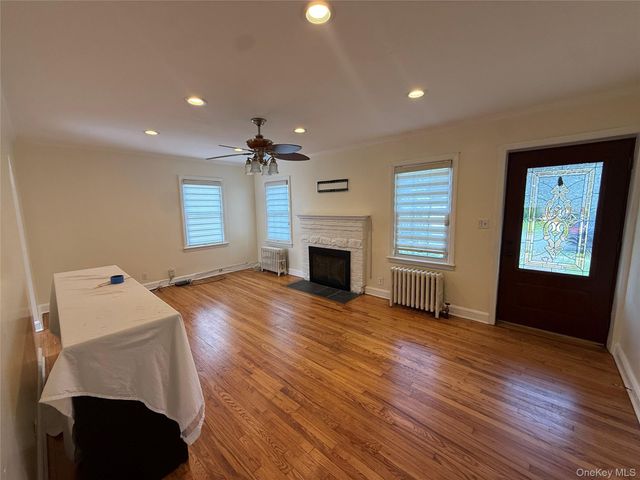 730 Cottage St, Uniondale, NY 11553