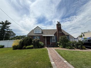730 Cottage St, Uniondale, NY 11553