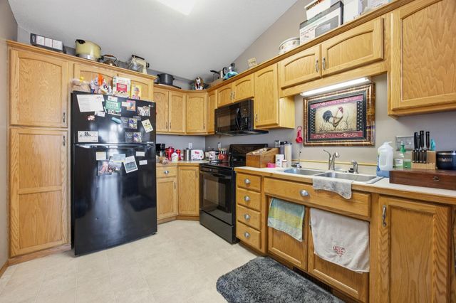 1022 4th Avenue W, West Fargo, ND 58078