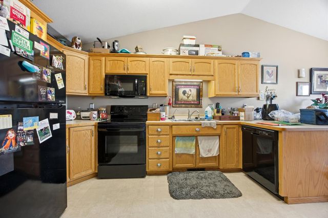 1022 4th Avenue W, West Fargo, ND 58078