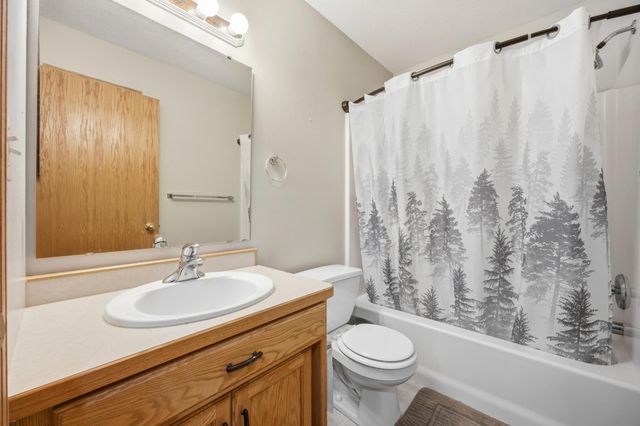 1022 4th Avenue W, West Fargo, ND 58078