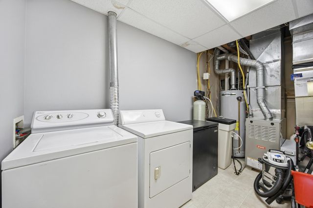 1022 4th Avenue W, West Fargo, ND 58078