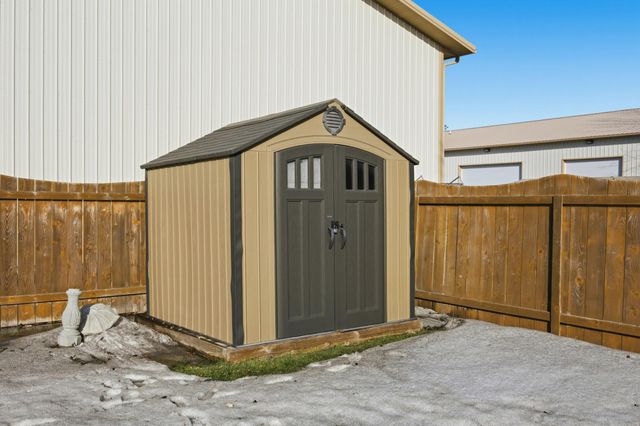 1022 4th Avenue W, West Fargo, ND 58078